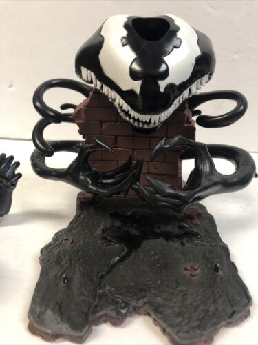 Spider-Man Classics Venom with (2002) Alien Ooze Base Action Figure Rare