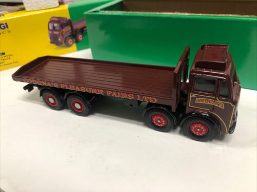 CORGI CLASSICS John Codona’s Pleasure Leyland 8 Wheel Rigid Truck Set