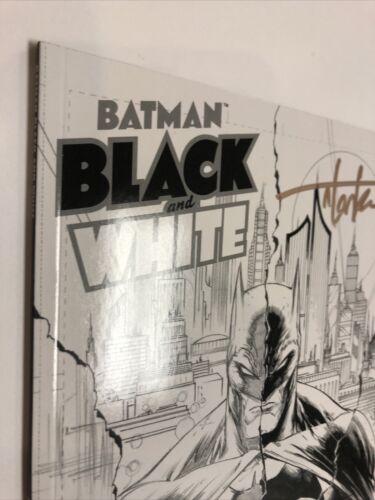 Batman Black & White (2021)