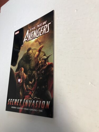 New Avenger Vol.8: Secret Invasion Book 1 Softcover (2009)(NM) Brian Bendis