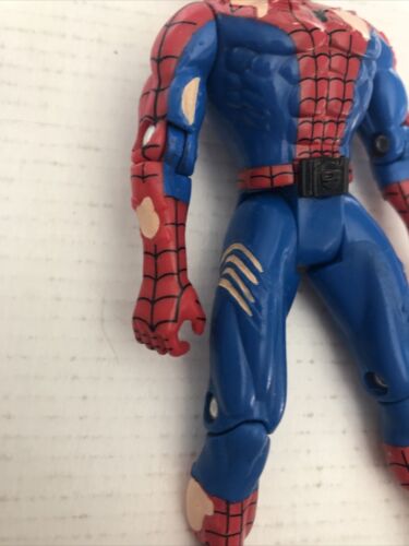 1995 Toy Biz Marvel Spider Man Battle Ravaged 5" Action Figure