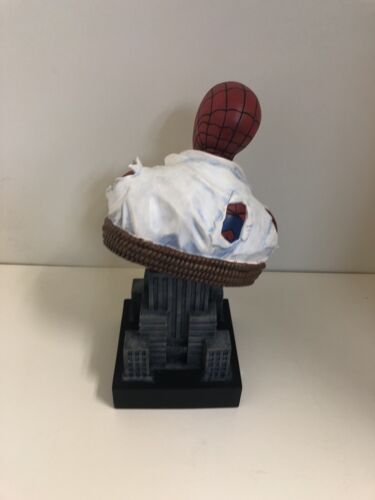 Marvel Amazing Spider-Man 8" Bust Dynamic Forces 2002