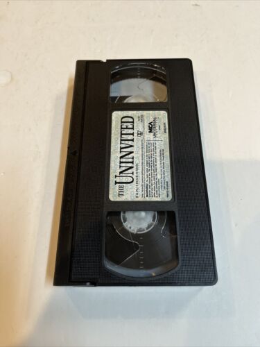 The Uninvited (VHS, 1992) Ray Milland Ruth Hussey Donald Crisp | MCA Universal