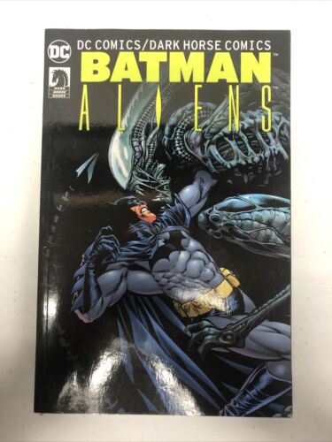 Batman Aliens (2016) TPB DC Comics\Dark Horse Comics