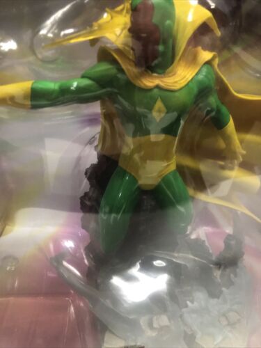 Diamond Select Marvel Gallery Comic Vision PVC Statue