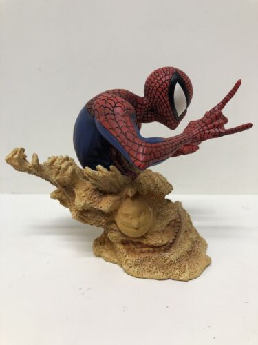 Spider-Man Marvel Universe Bust Statue | 224/5000 | Sculpted By Livingston