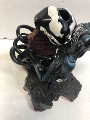 Spider-Man Classics Venom with (2002) Alien Ooze Base Action Figure Rare