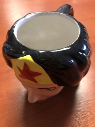 WONDER WOMAN MUG DC COMICS  COFFEE MUG