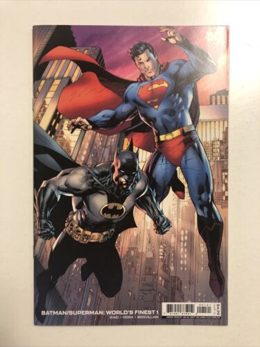 Batman/Superman: World’s Finest 1 (2022)