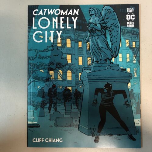 Catwoman Lonely City (2022) Book Thee + Variant By Cliff Chiang DC Black Label