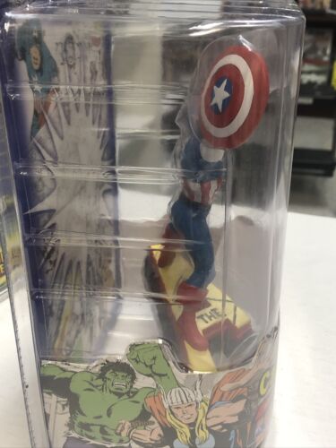 Captain America Collectible Figural Paperweight Made Of Resin Marvel Universe