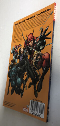 Secret Avengers By Rick Remender Volume 1 | TPB Softcover (2013) (NM)