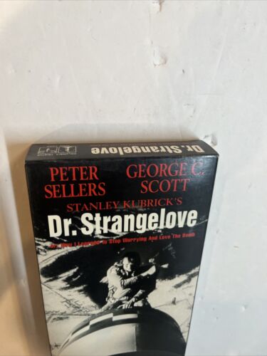 Dr. Strangelove or: How I Learned to Stop Worrying and Love the Bomb (VHS, 1988)