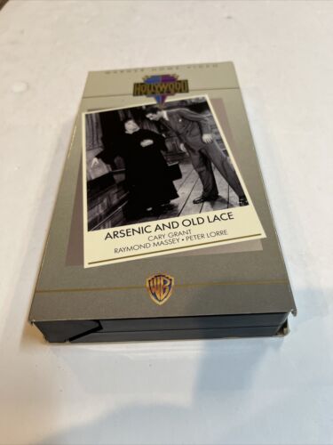 Arsenic and Old Lace (VHS 1987) Gary Grant • Raymond Massey • Peter Lorre