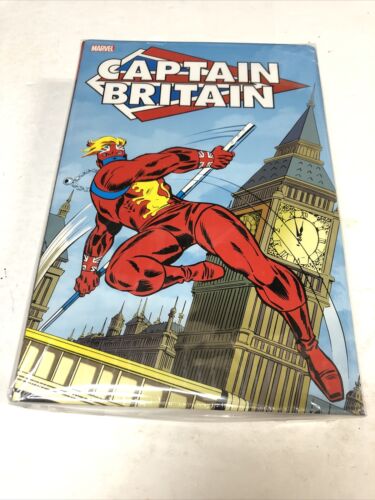 Captain Britain Expanded Omnibus HC (2022) Alan Moore | DM Cover