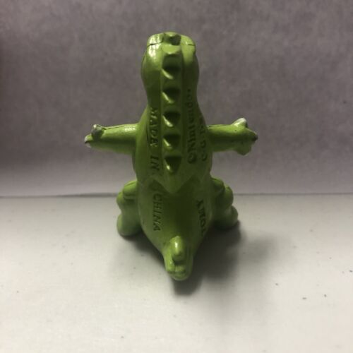 Tyranitar TOMY Pokemon Figure CGTSJ Nintendo 1999 2"