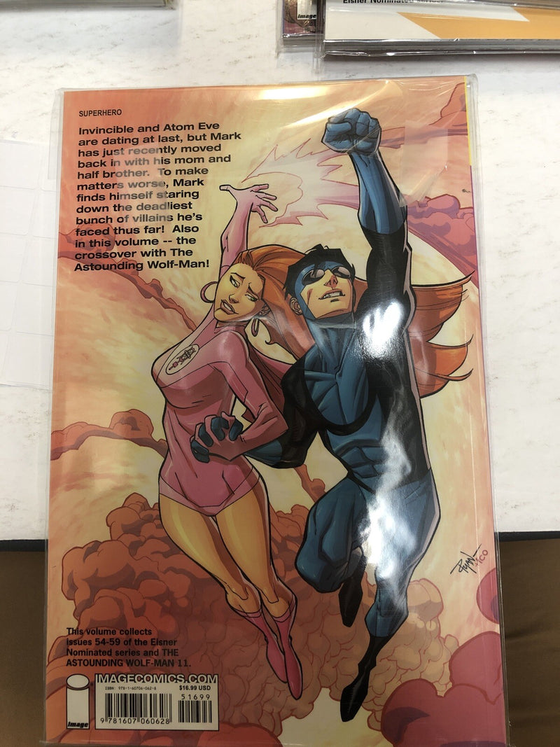 Invincible Vol.11 : Happy Days (2009) Image TPB SC Robert Kirkman