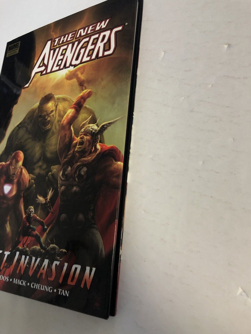 New Avenger Vol.8: Secret Invasion Book 1 Hardcover Hc (2009)(NM) Brian Bendis