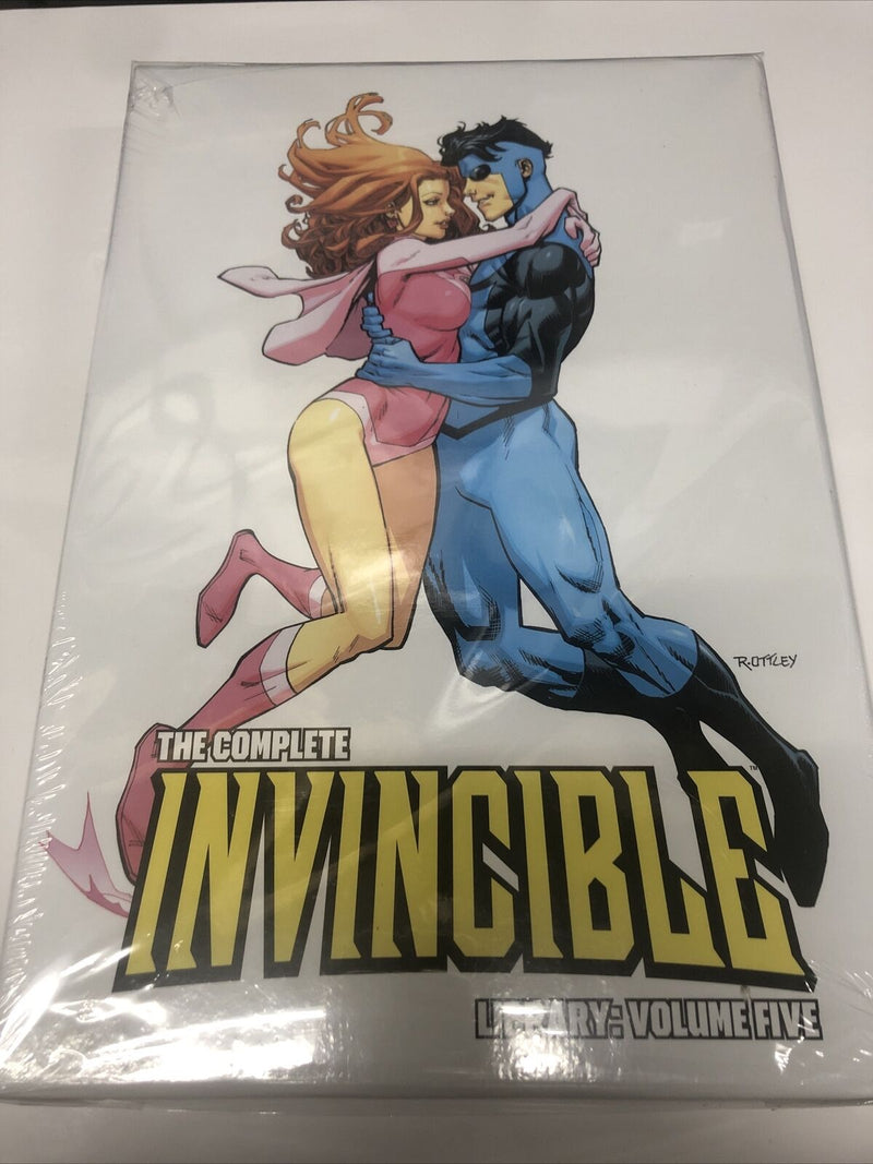 Complete Invincible Library : Vol