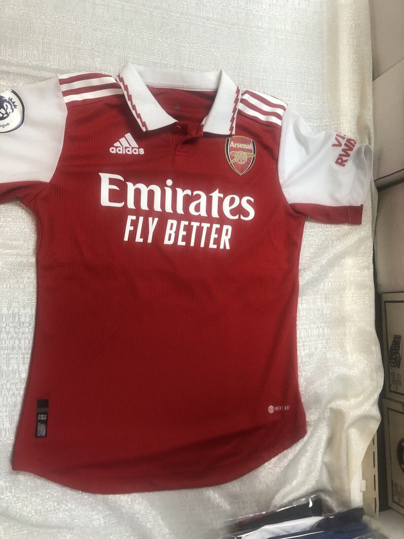 Arsenal • Emirates Fly Better • White And Red