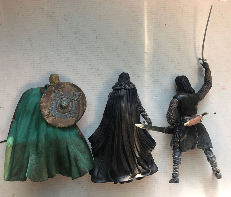 2002 Lord of The Rings 3 X Action Figure 7” NLP Marvel Entertainment Bundle