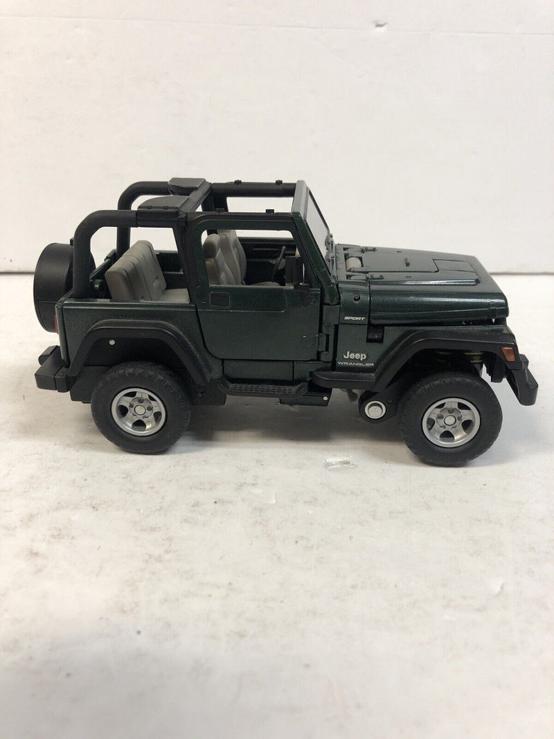 Transformers Alternators Jeep Wrangler Hound 2003 Complete Mint w/instructions