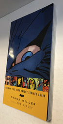 Batman: The Dark Knight Strikes Again | TPB Softcover (2004)(NM) Frank Miller