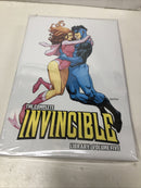 Complete Invincible Library : Vol