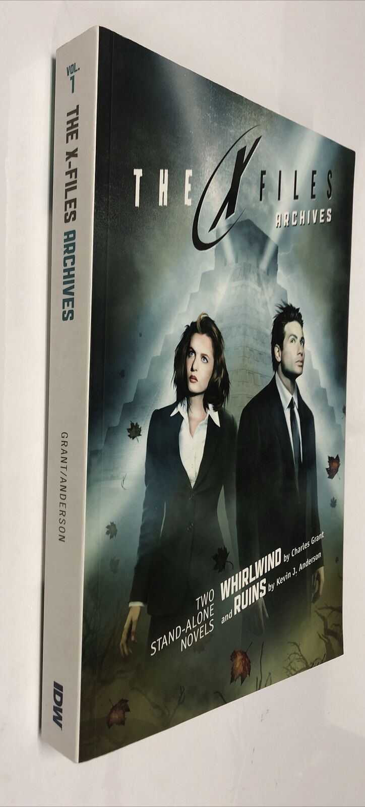 The X Files Archives (2015) TPB • IDW Publishing • Charles Grant • Anderson