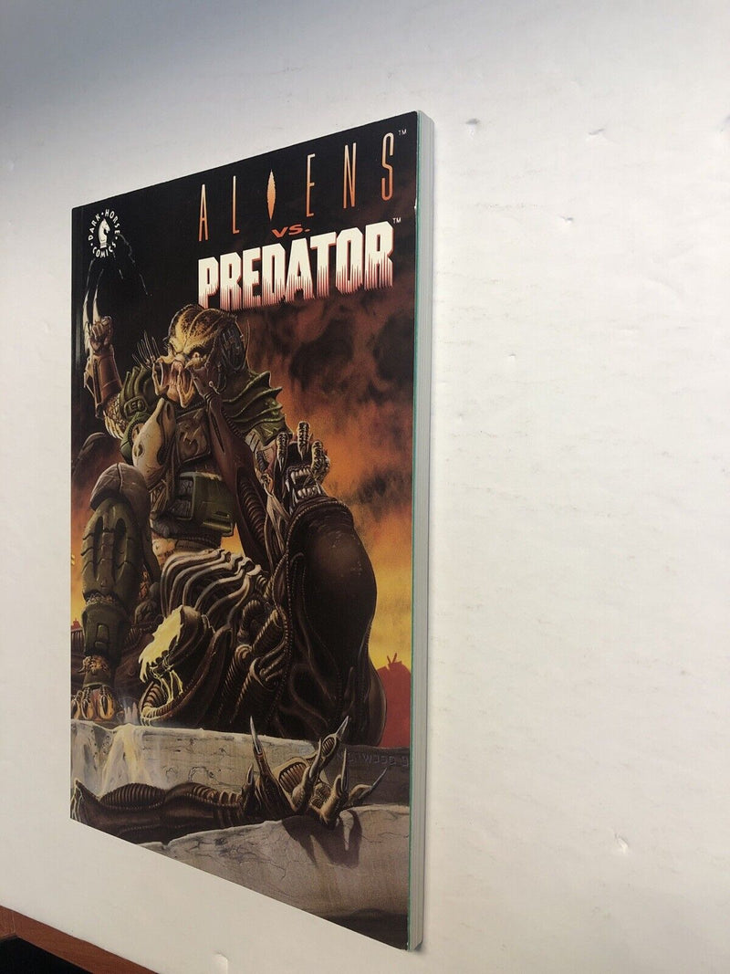 Aliens Vs Predator | Trade Paperback | (1991) (NM) 1st Print | Dark Horse Comics