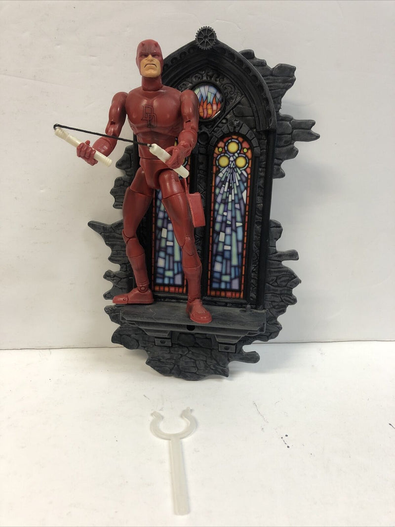 Toybiz Marvel Legends Daredevil Action Figure with Diorama  2001 Complete Mint