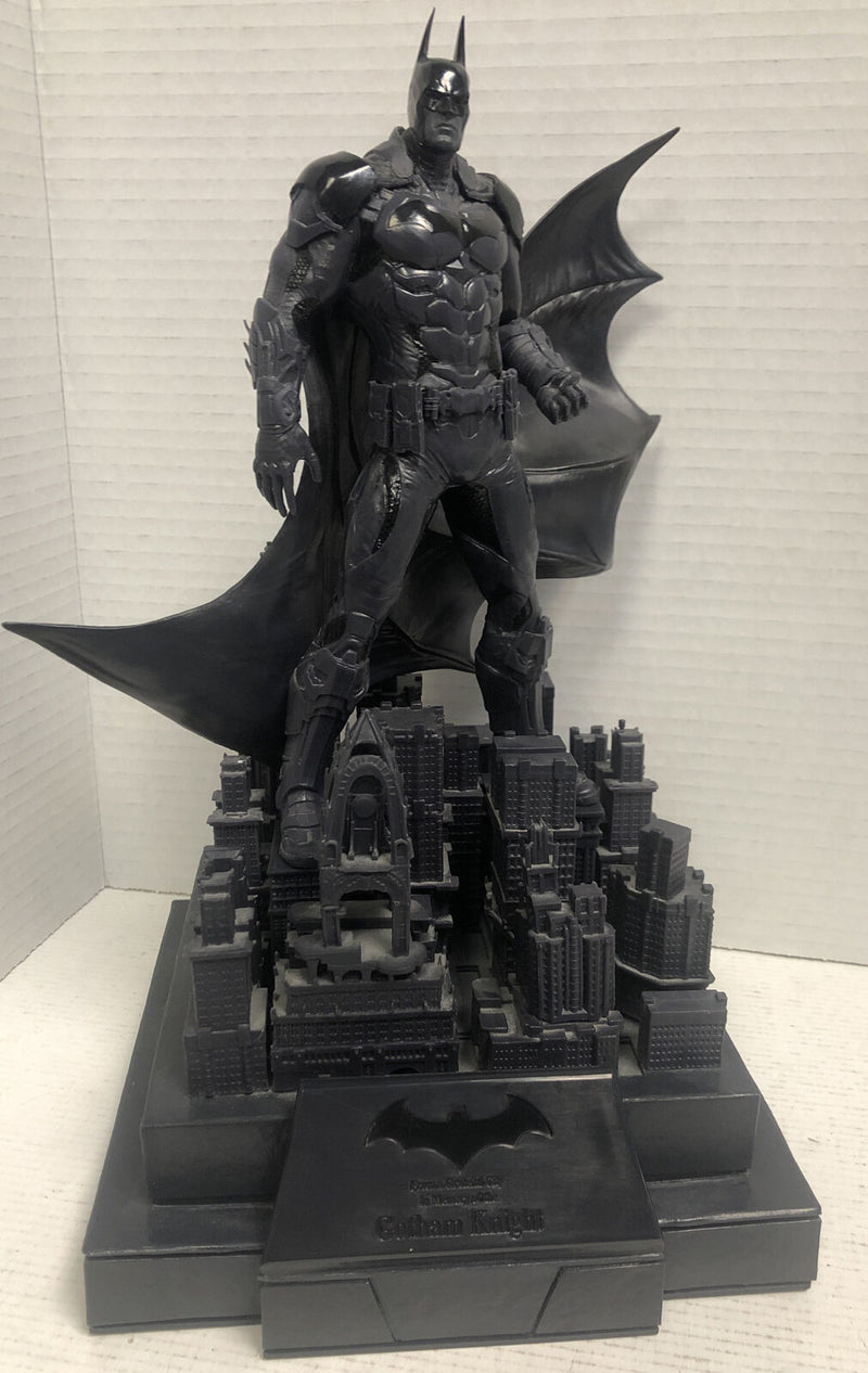 Gotham knight Batman Figurine ( Rocksteady ) - (In Memory Of The Gotham Knight )