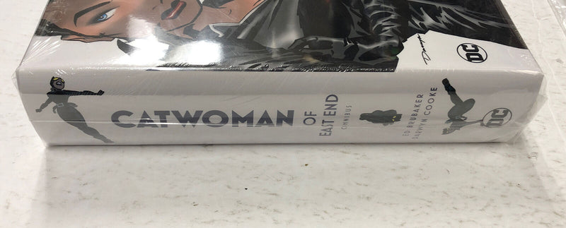 Catwoman Of East End Omnibus (2022) DC Comics HC | Ed Brubaker | Darwyn Cooke