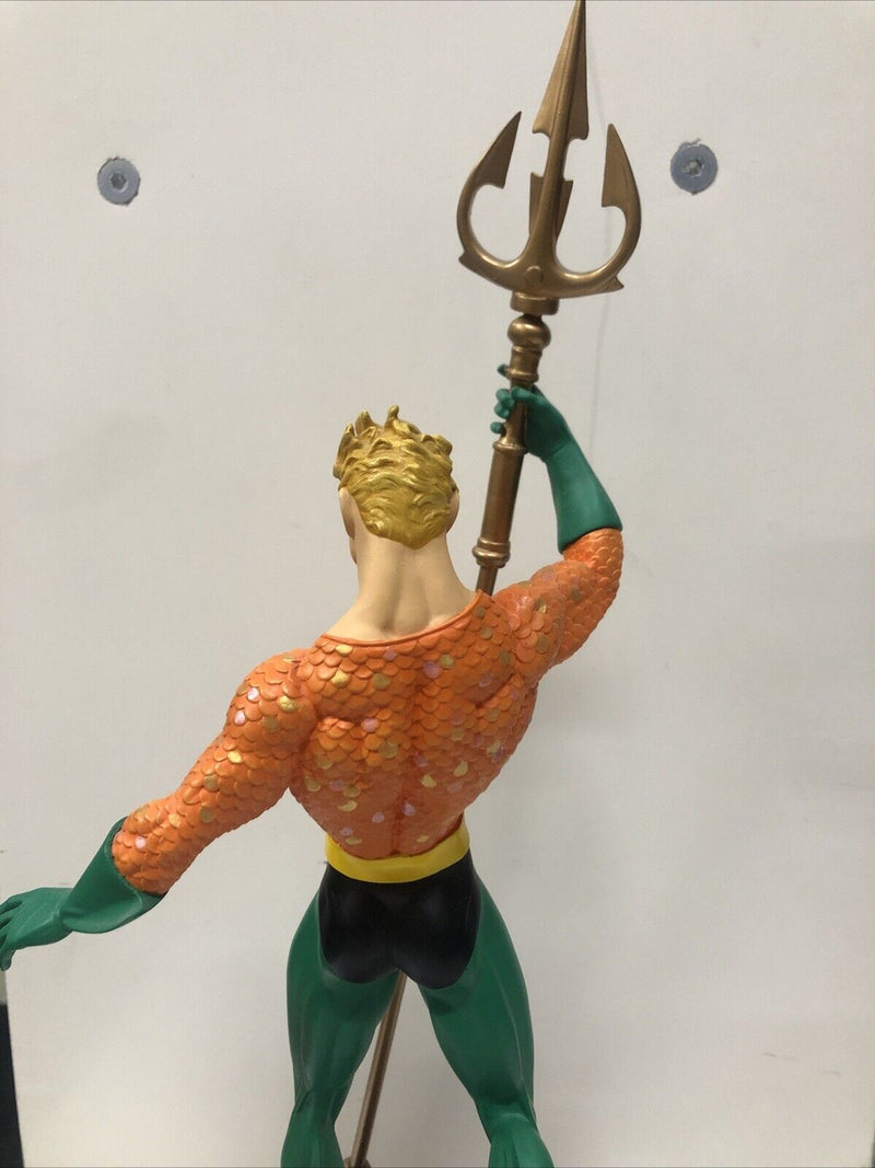 AQUAMAN Statue (2002) • DC DIRECT • 0643/1200 • Manufactured In China • Classic