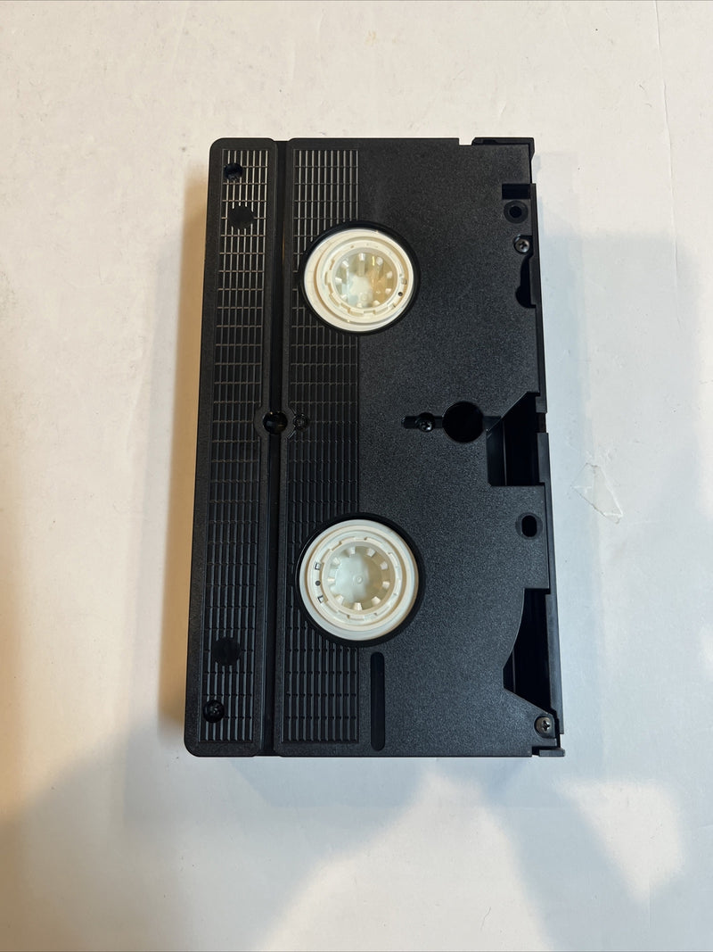 A Fish Called Wanda (VHS) John Cleese • Jamie Lee Curtis • Kevin Kline • Palin