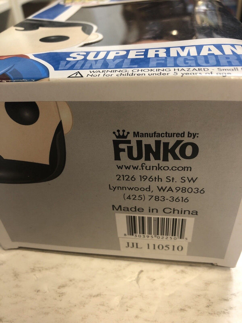 Funko POP! DC UNIVERSE 07 SUPERMAN VINYL FIGURE (2013)