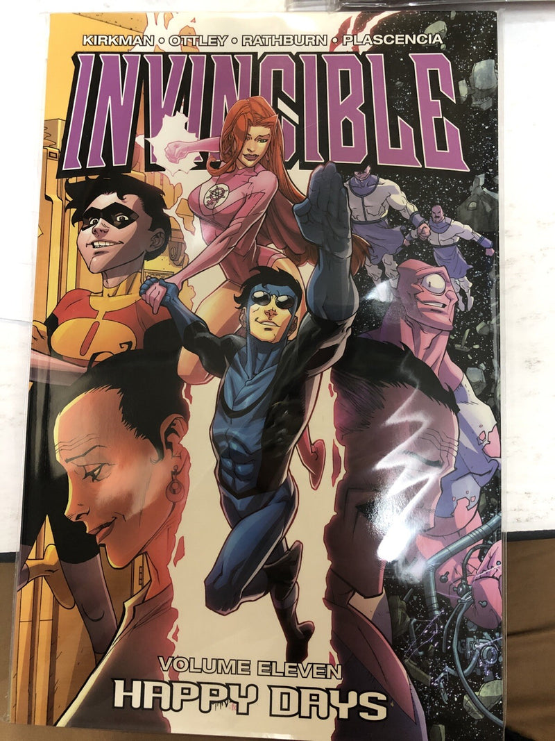 Invincible Vol.11 : Happy Days (2009) Image TPB SC Robert Kirkman