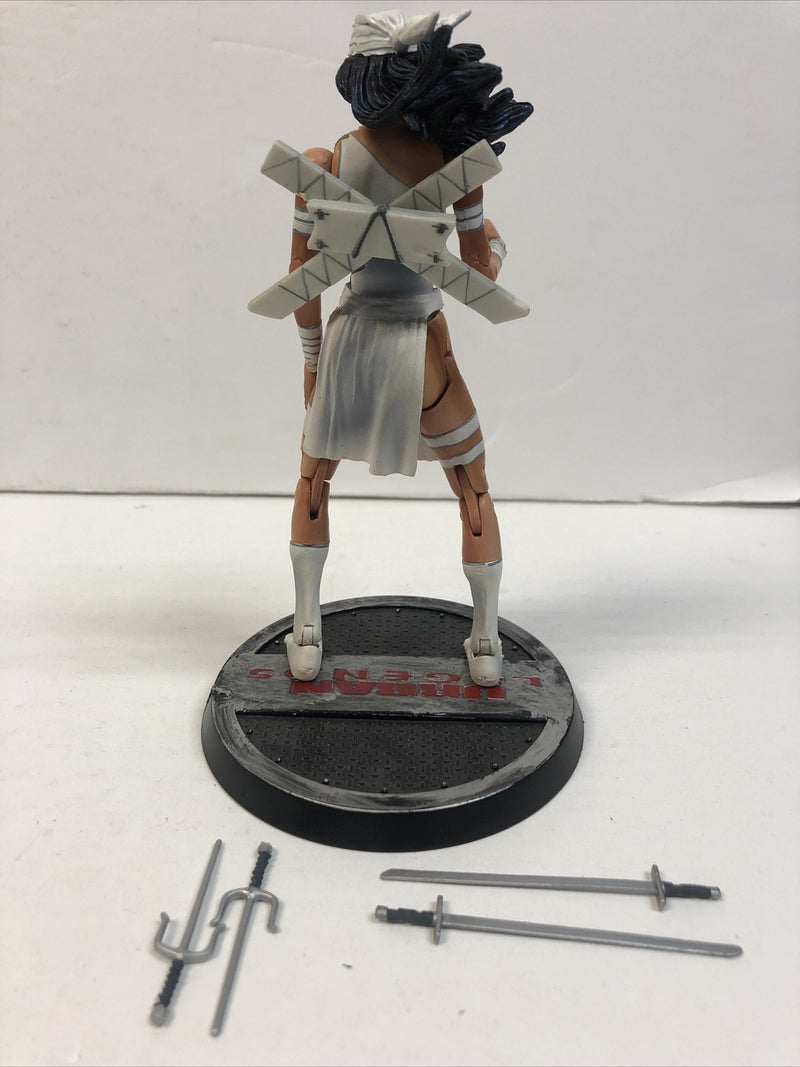 Elektra Marvel Legends Figure & Stand Urban Legends 2003 Toybiz  Complete Mint