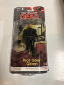 Riot Gear Glenn (MOC) The Walking Dead comic series 2 (2013) Mcfarlane