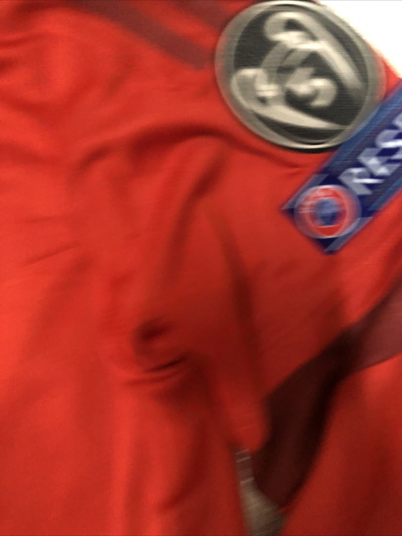 Robben • Team Viewer • Red & White