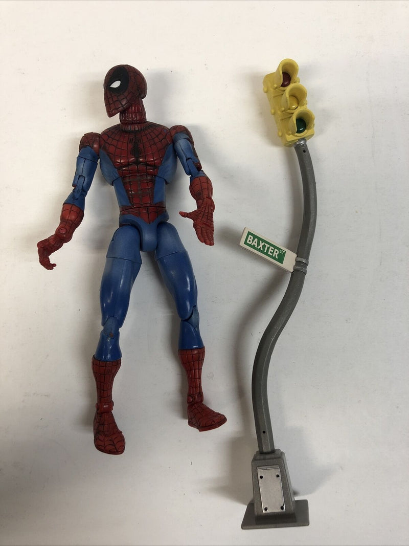 Spiderman 4 Super Strength Spider-man With Bendable Street Lamp (2002) Complete