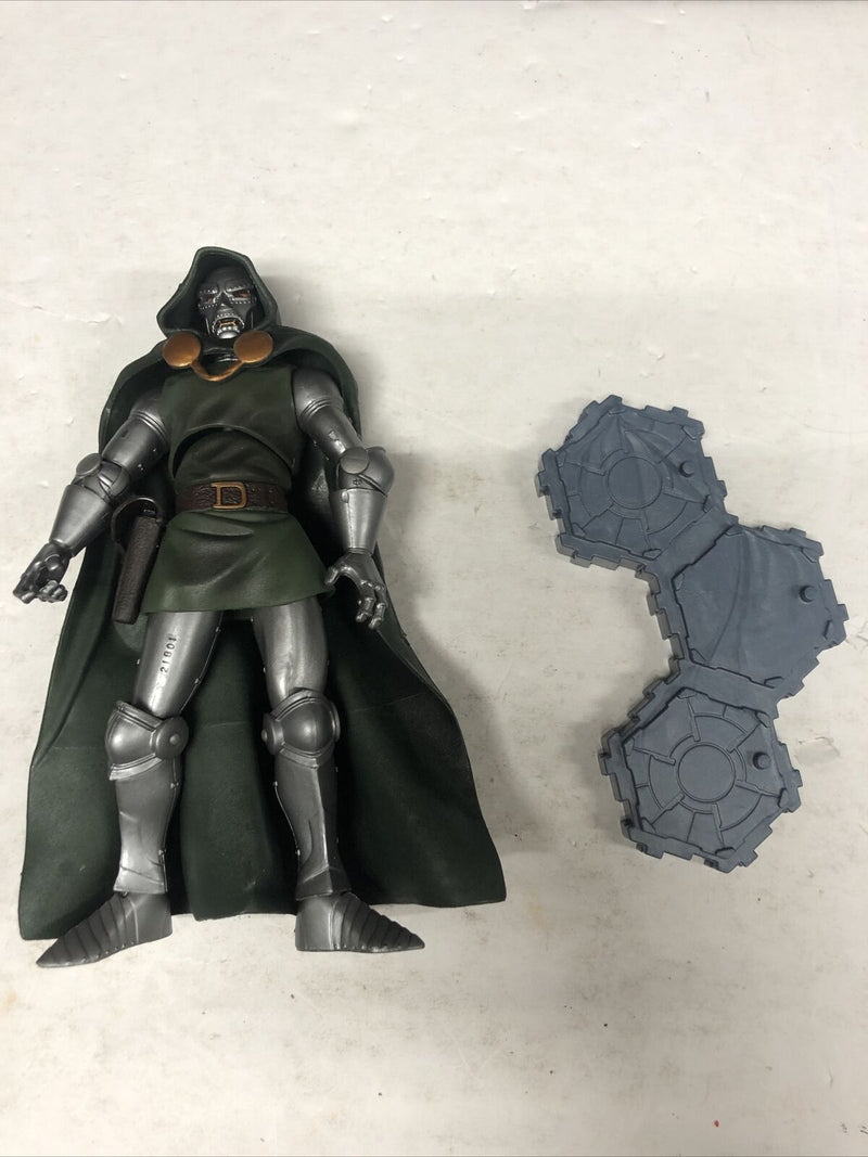 2012 Marvel Legends Epic Heroes - Dr. Doom (Series 03) Complete Mint