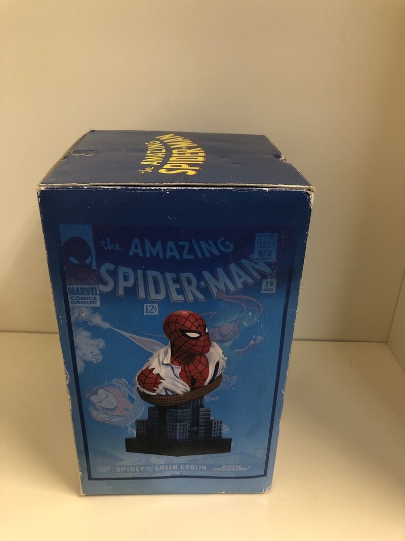Marvel Amazing Spider-Man 8" Bust Dynamic Forces 2002
