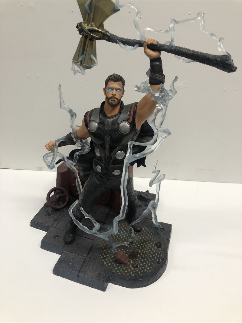 MARVEL Gallery AVENGERS INFINITY WAR THOR 9" PVC Diorama Toy Statue
