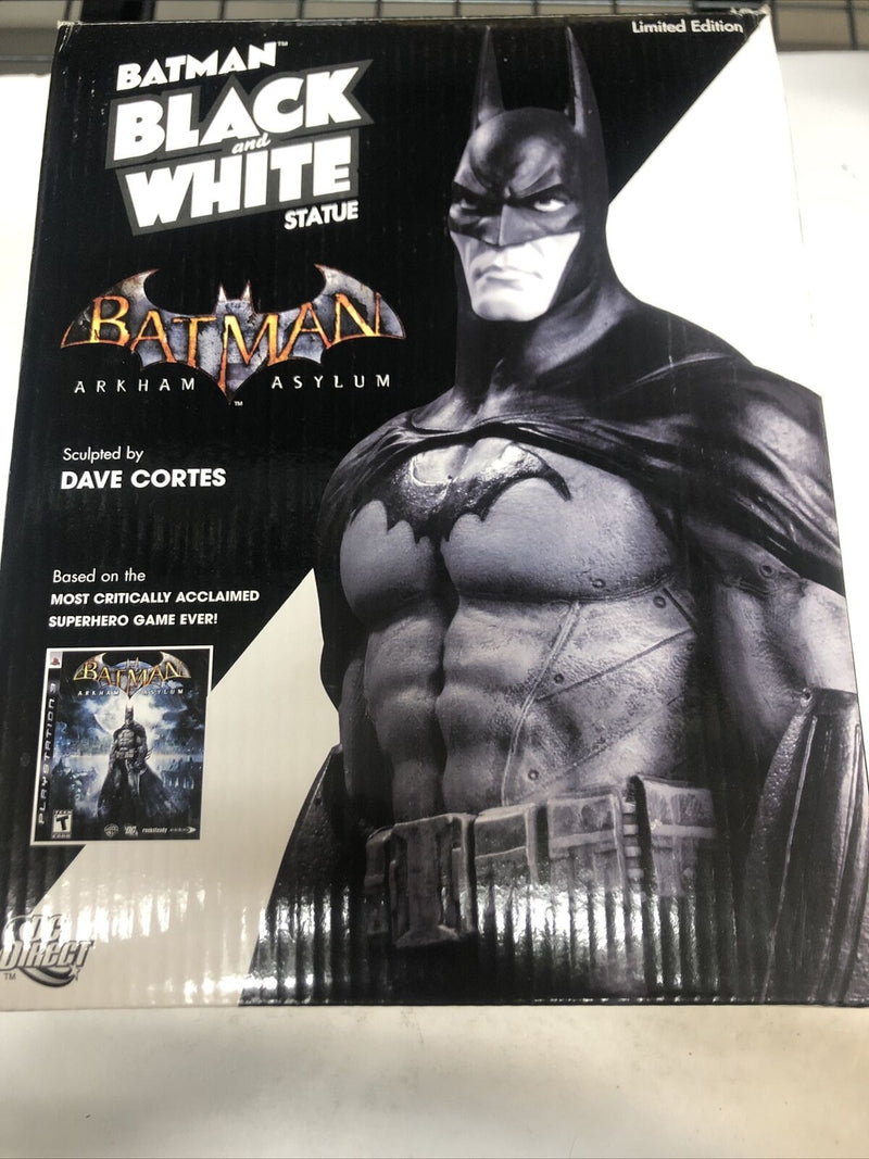 DC Direct Batman: Black and White Statue Figurine [Arkham Asylum Limited Ed]