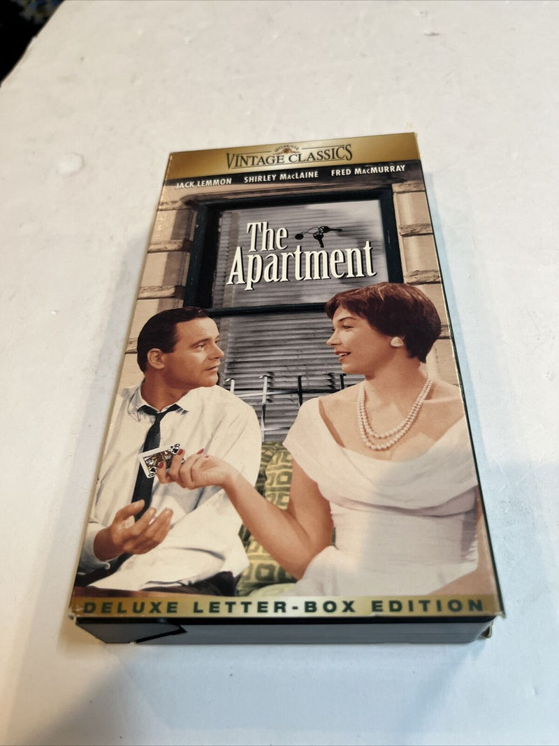 The Apartment (VHS, 1997, Vintage Classics) Jack Lemmon • Shirley MacLain