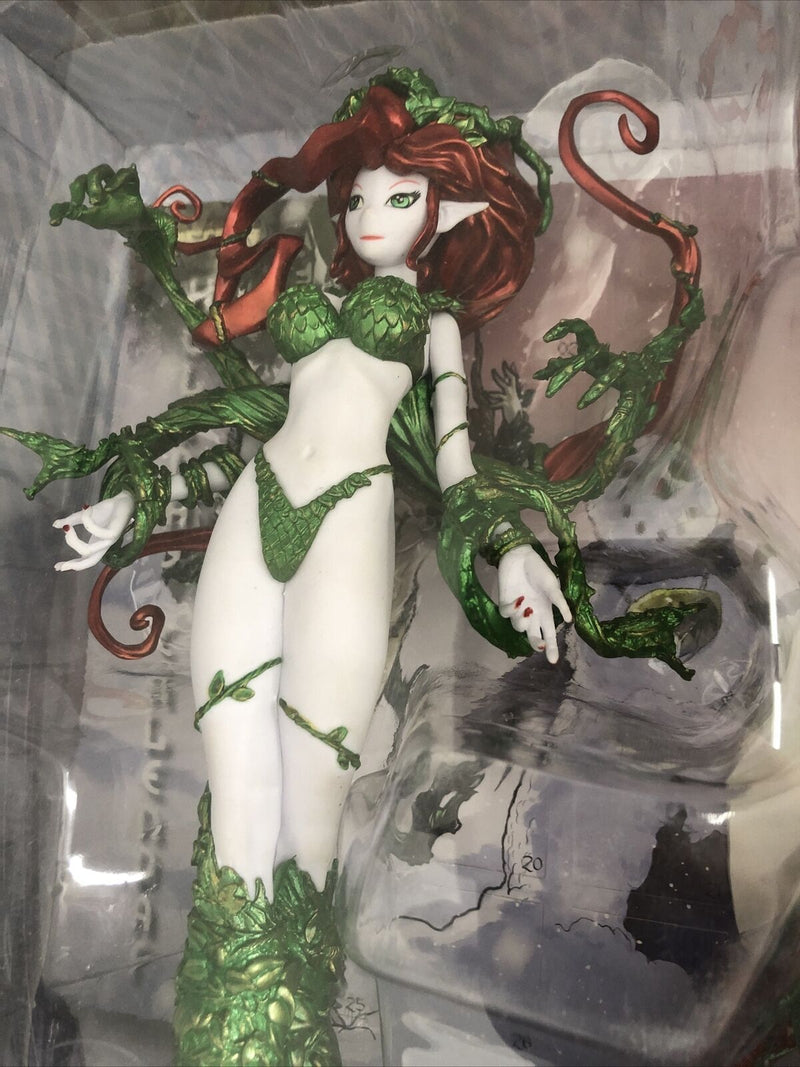 Ame-Comi Harley Quinn & Poison Ivy Holiday Variant 2-Pack Figure