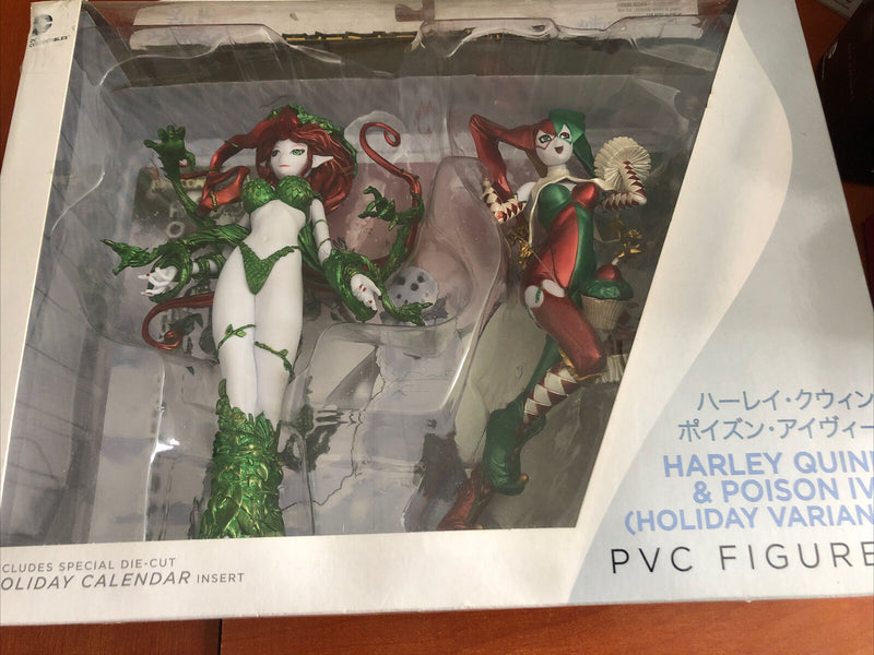 Ame-Comi Harley Quinn & Poison Ivy Holiday Variant 2-Pack Figure