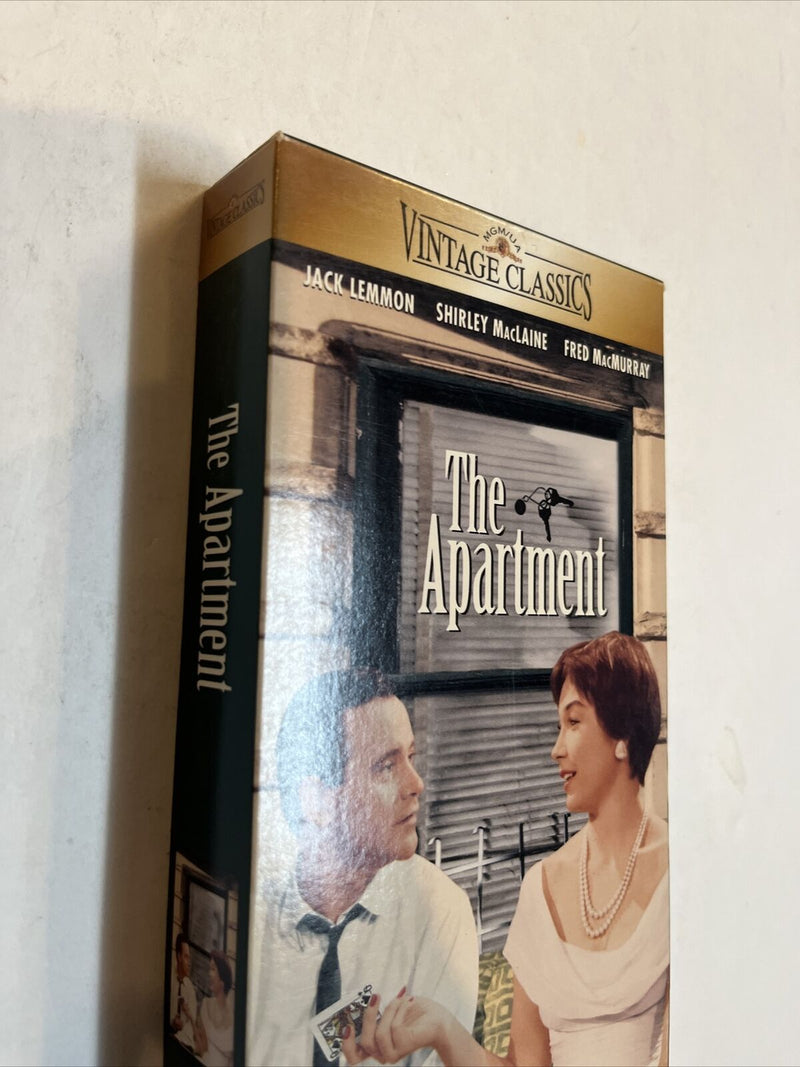 The Apartment (VHS, 1997, Vintage Classics) Jack Lemmon • Shirley MacLain