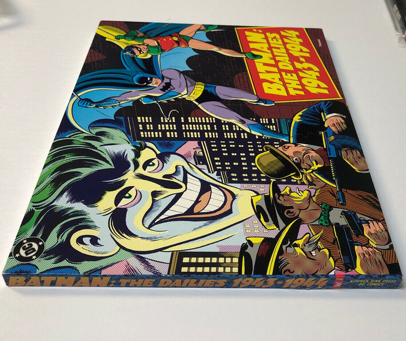 Batman: The Dailies Vol. 1 Softcover (1943-1944) (VF/NM) | Bob Kane TPB
